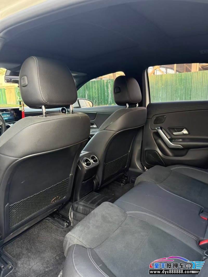 20年奔驰A轿车抵押车出售