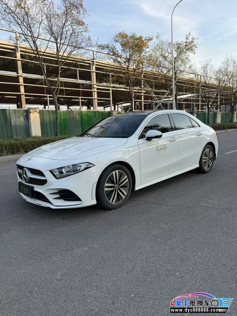 20年奔驰A轿车抵押车出售