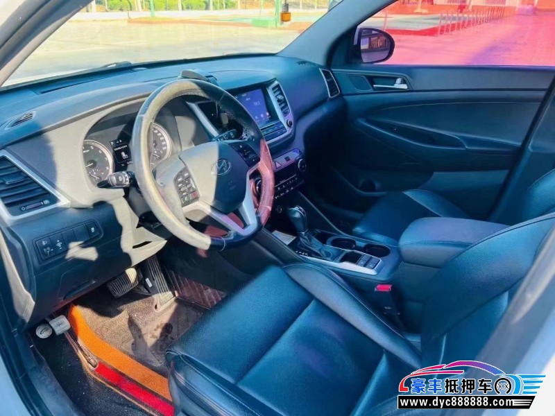 16年现代途胜轿车抵押车出售