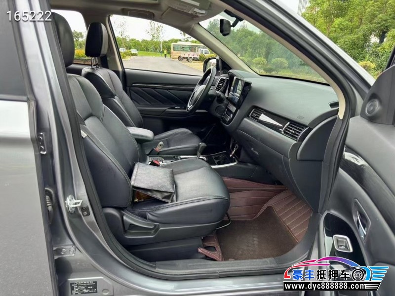 20年三菱欧蓝德轿车抵押车出售