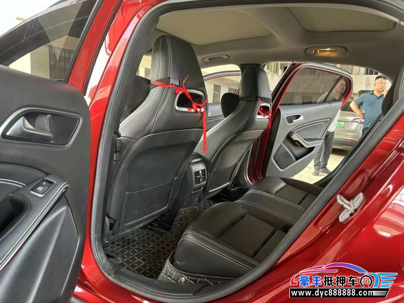 17年奔驰GLA轿车抵押车出售