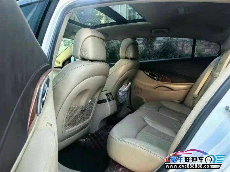 13年别克君越轿车抵押车出售