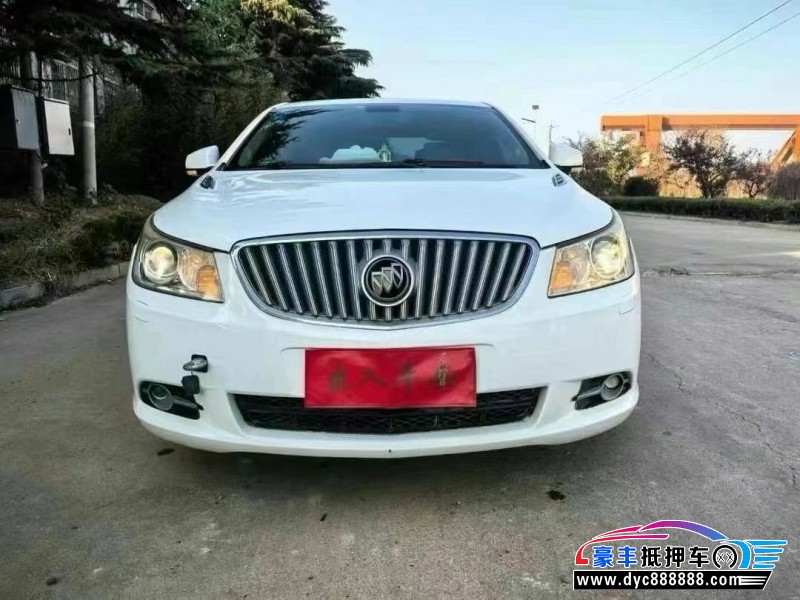 13年别克君越轿车抵押车出售