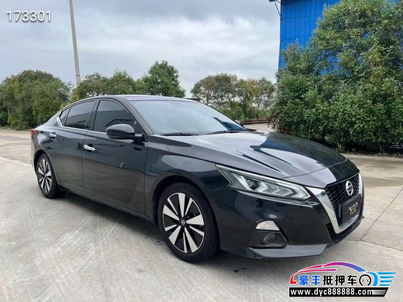 22年日产天籁轿车抵押车出售