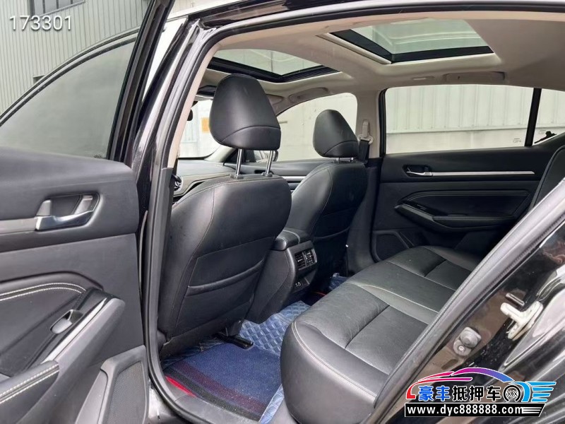 22年日产天籁轿车抵押车出售