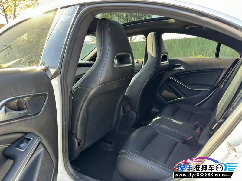 18年奔驰CLA轿车抵押车出售