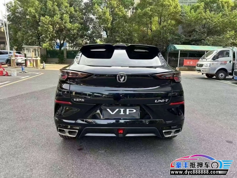 23年长安长安UNI轿车抵押车出售