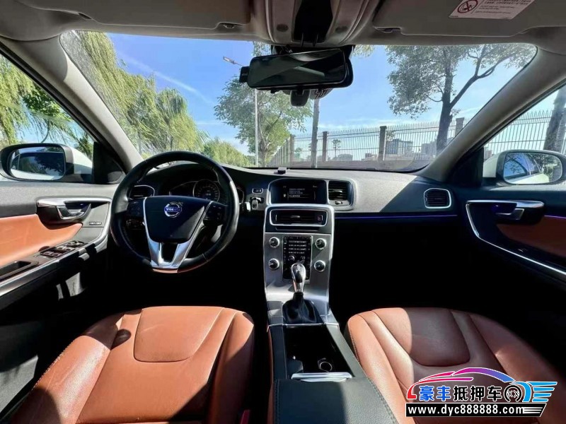 16年沃尔沃S60轿车抵押车出售