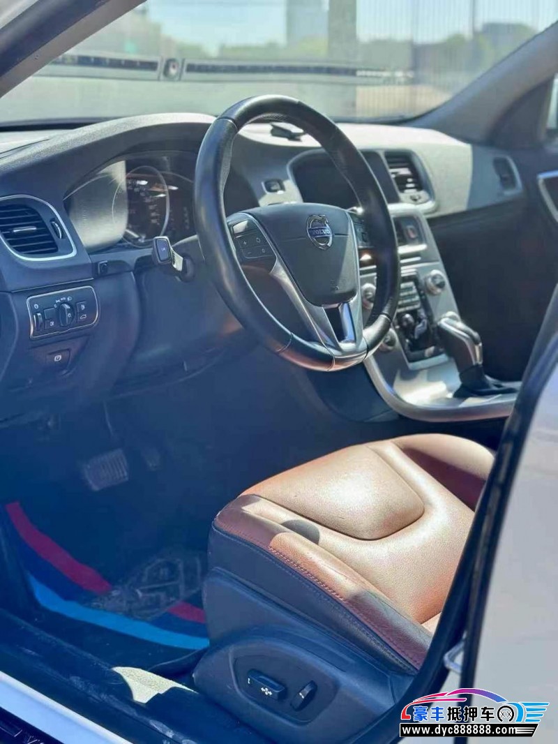 16年沃尔沃S60轿车抵押车出售