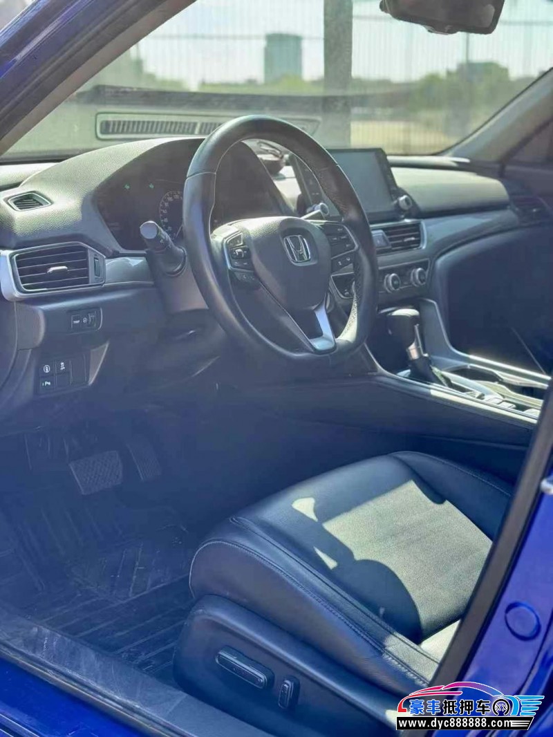 18年本田雅阁轿车抵押车出售