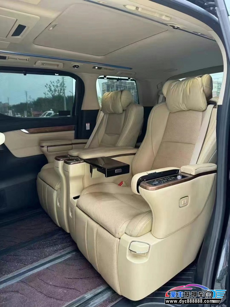 16年丰田埃尔法轿车抵押车出售