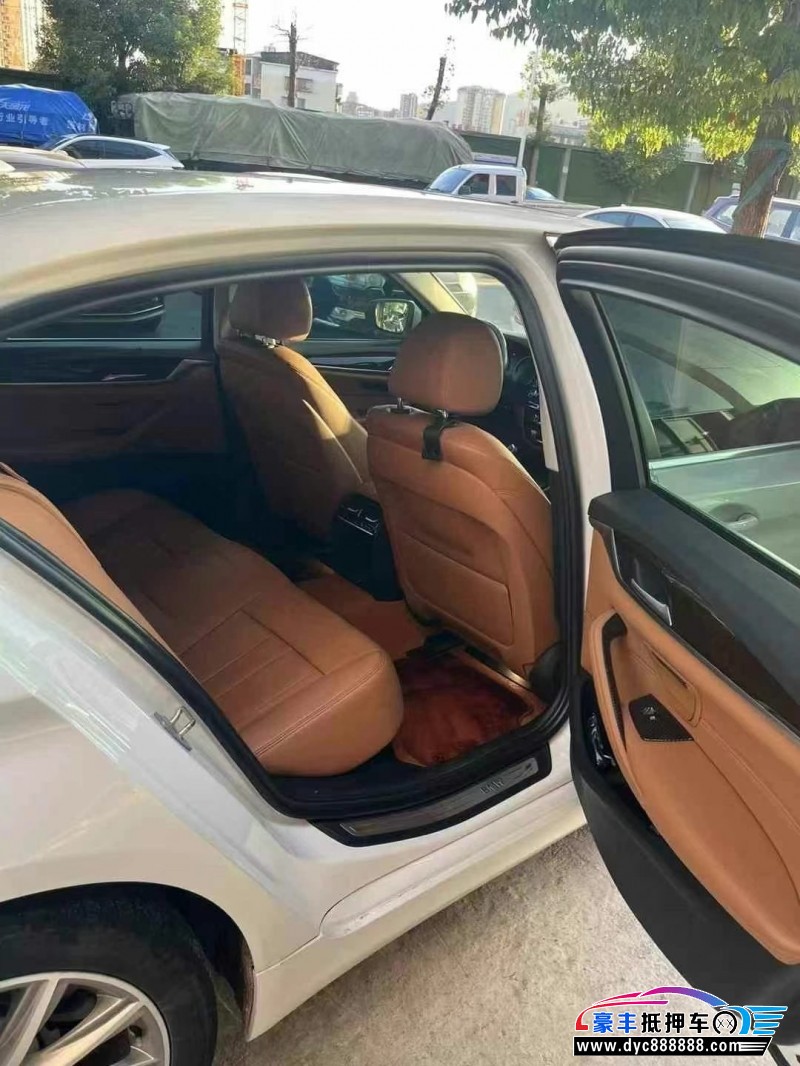 17年宝马5系轿车抵押车出售