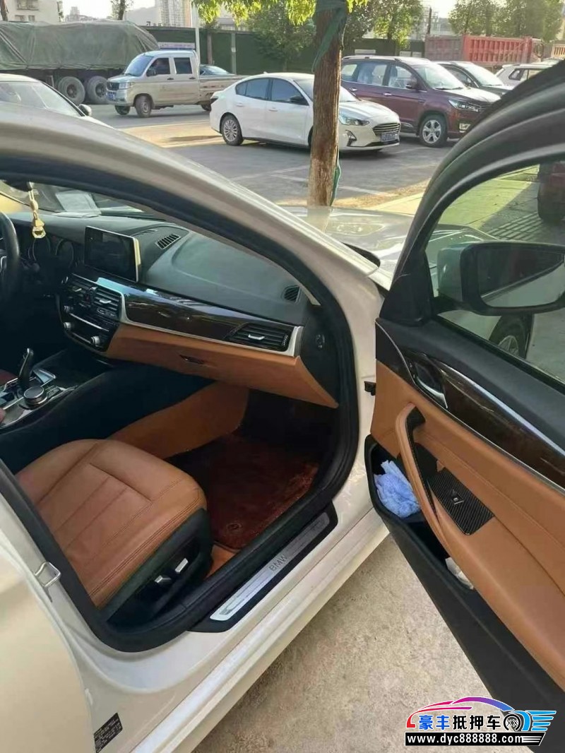 17年宝马5系轿车抵押车出售