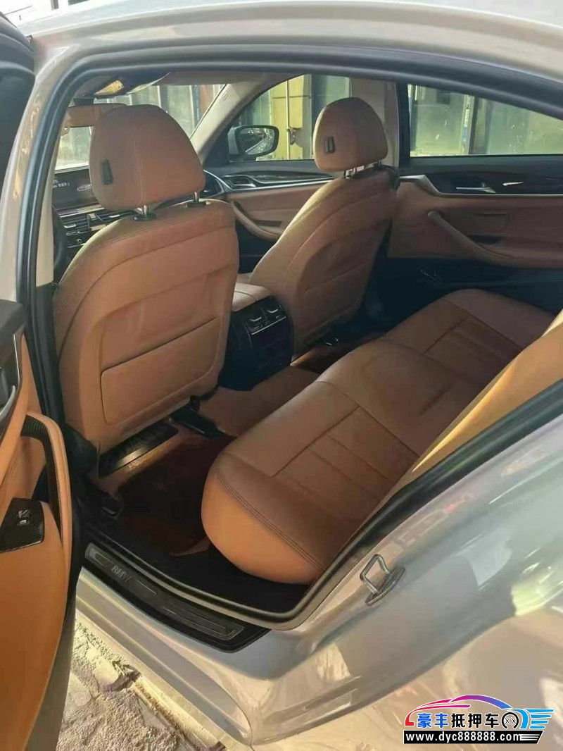 17年宝马5系轿车抵押车出售