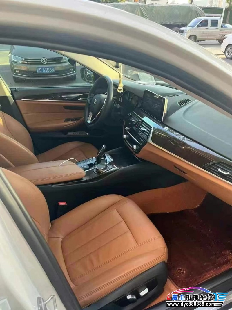 17年宝马5系轿车抵押车出售