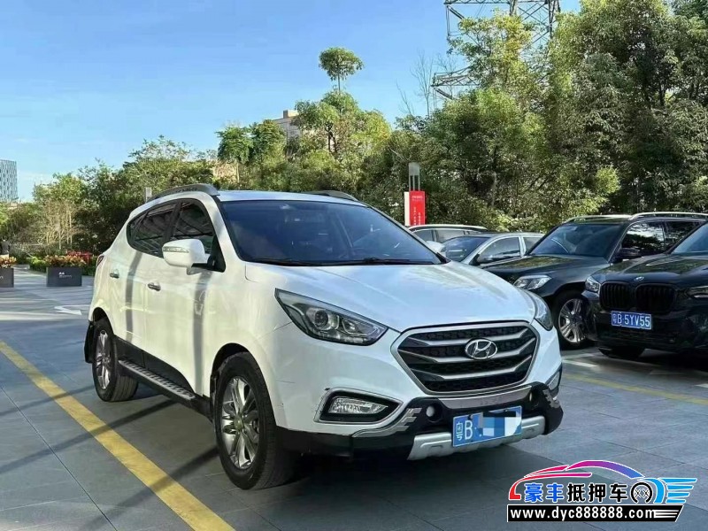 14年现代ix35轿车抵押车出售