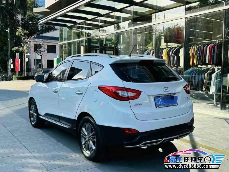 14年现代ix35轿车抵押车出售