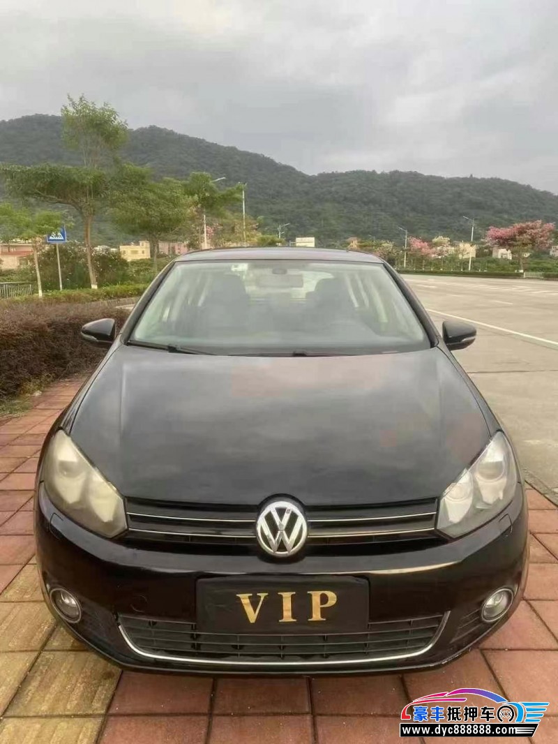 10年大众高尔夫轿车抵押车出售