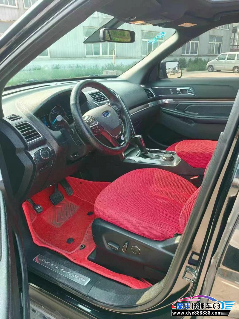 18年福特探险者轿车抵押车出售