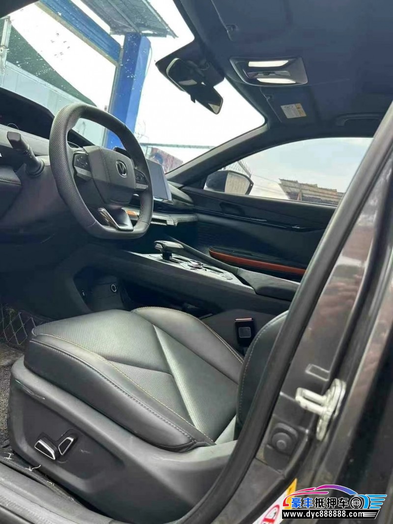 23年长安长安UNI轿车抵押车出售