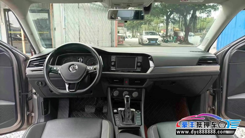 20年大众速腾轿车抵押车出售