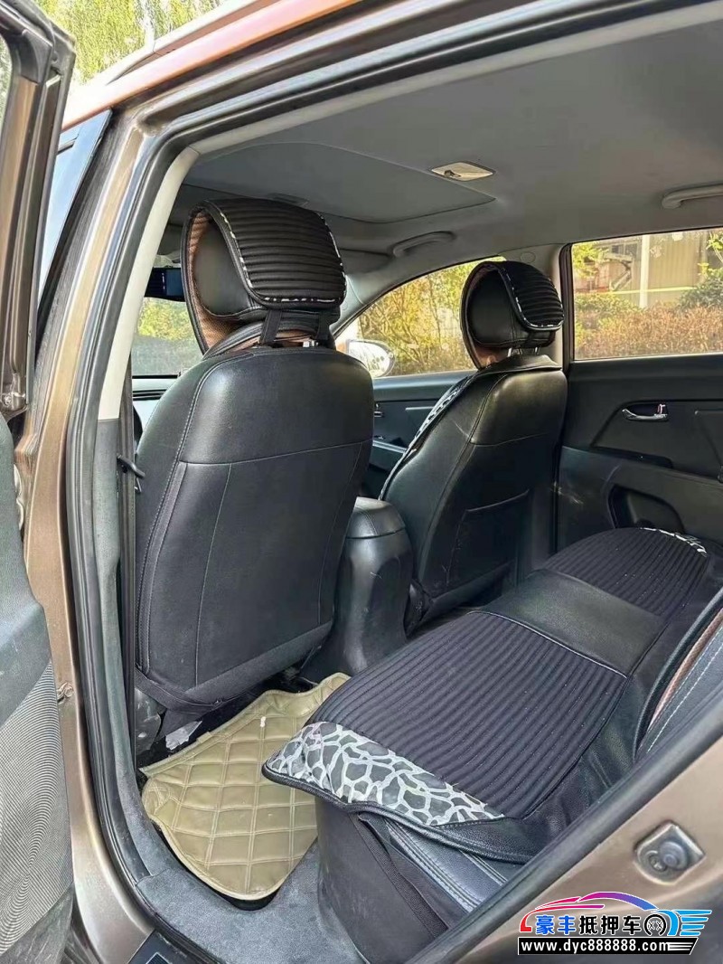 11年起亚智跑轿车抵押车出售