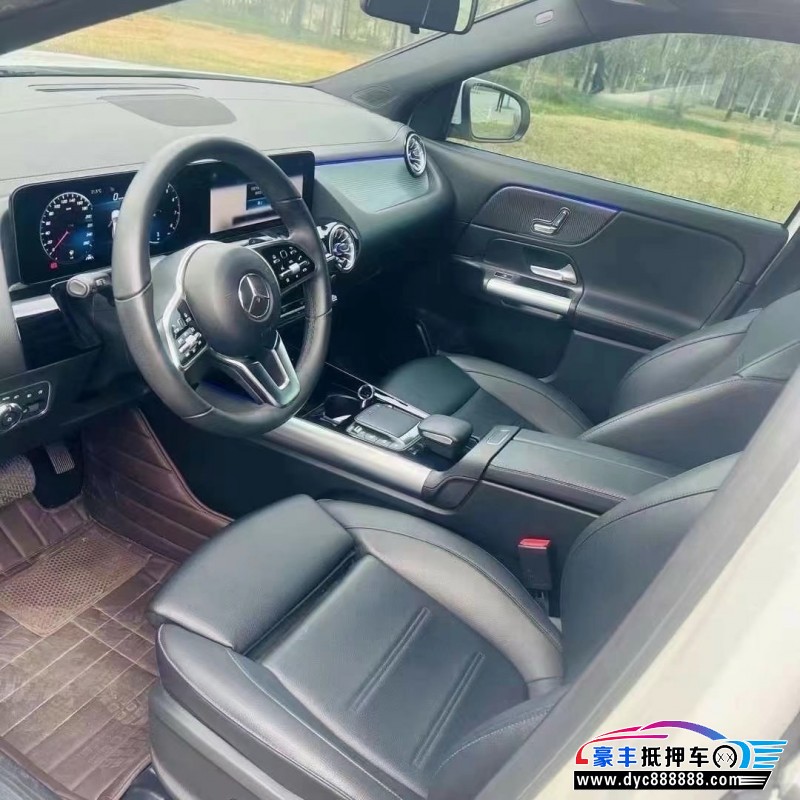 22年奔驰GLA轿车抵押车出售