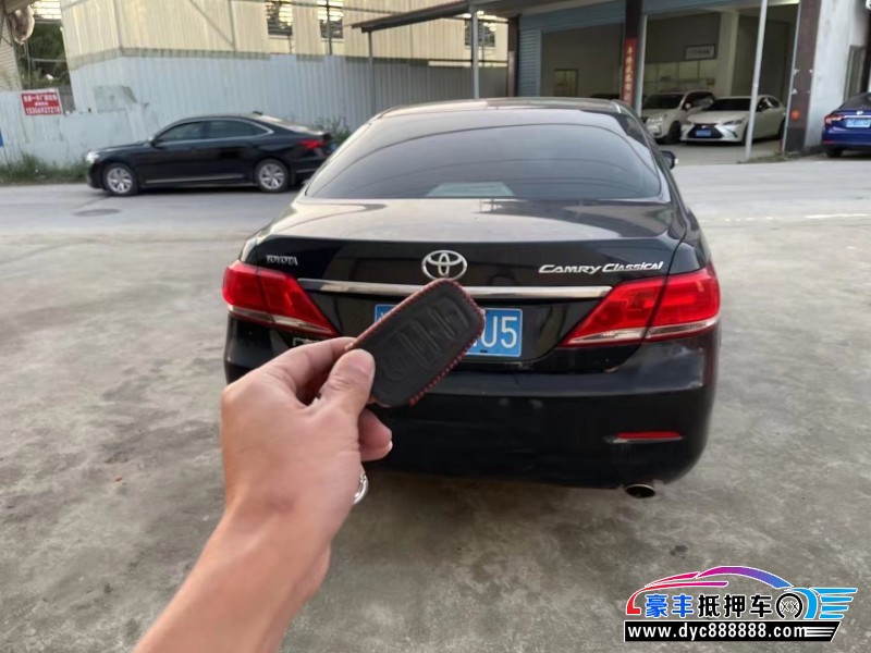 14年丰田凯美瑞轿车抵押车出售