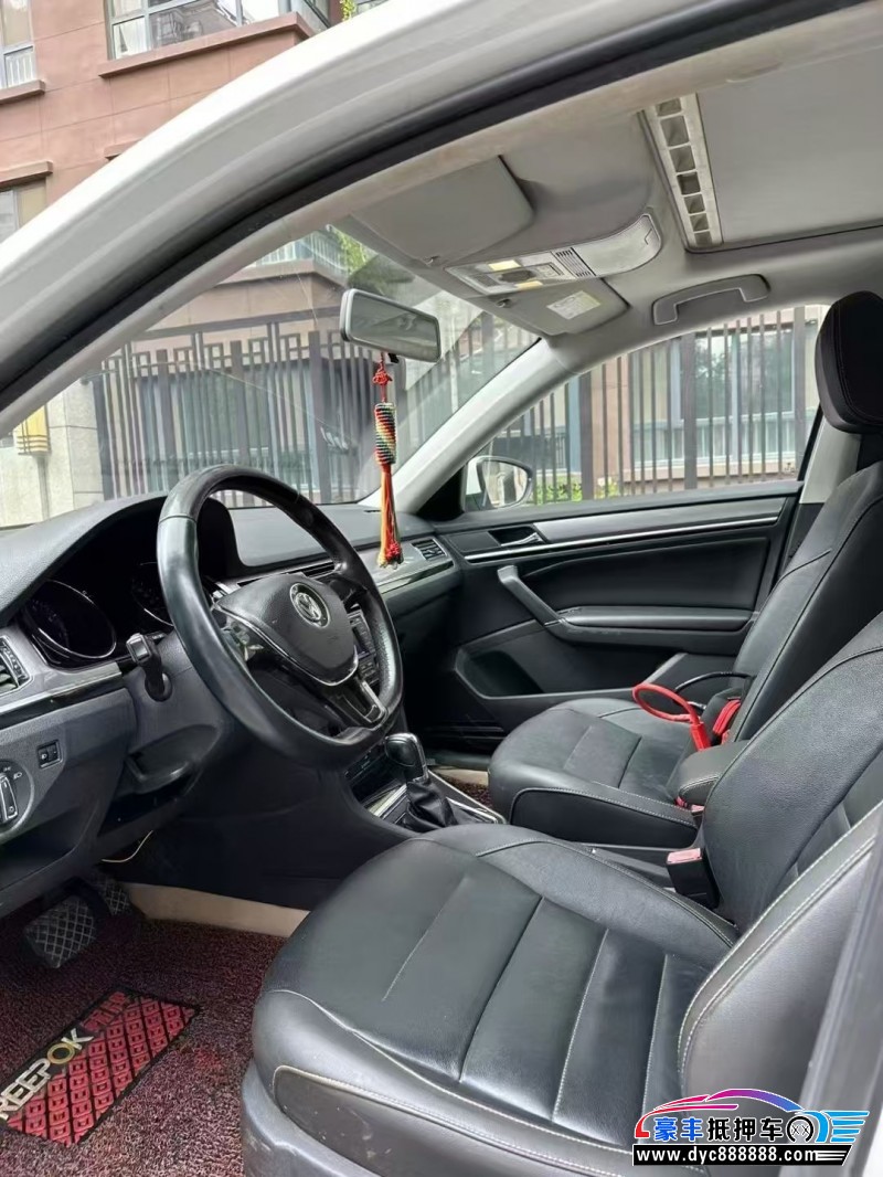 17年大众宝来轿车抵押车出售