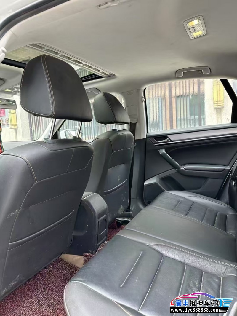 17年大众宝来轿车抵押车出售