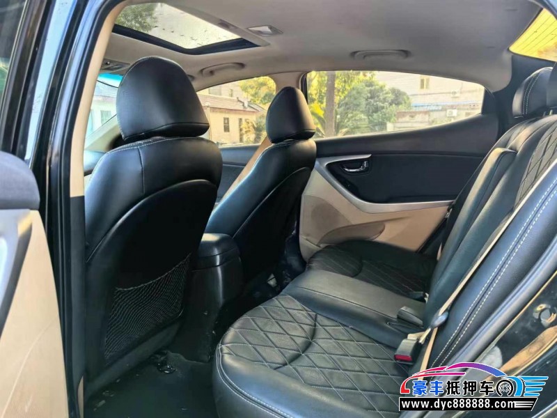 14年现代朗动轿车抵押车出售