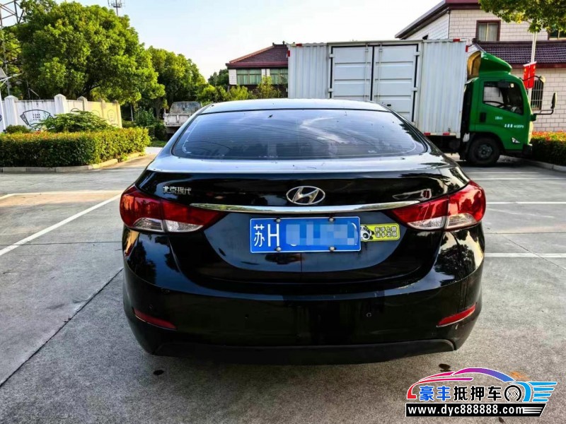 14年现代朗动轿车抵押车出售