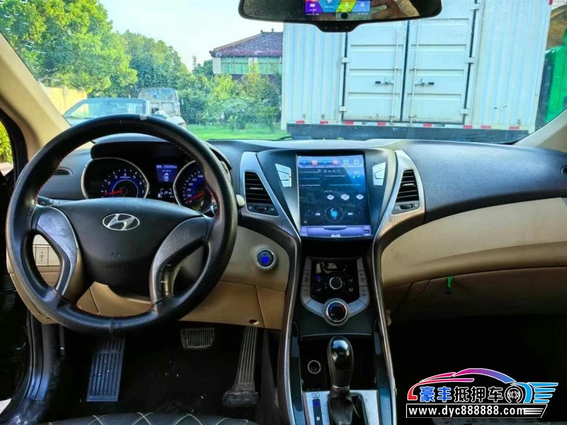 14年现代朗动轿车抵押车出售