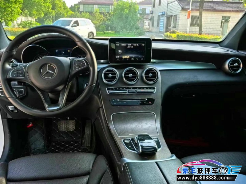 17年奔驰GLC轿车抵押车出售