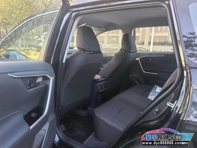 24年丰田RAV4轿车抵押车出售