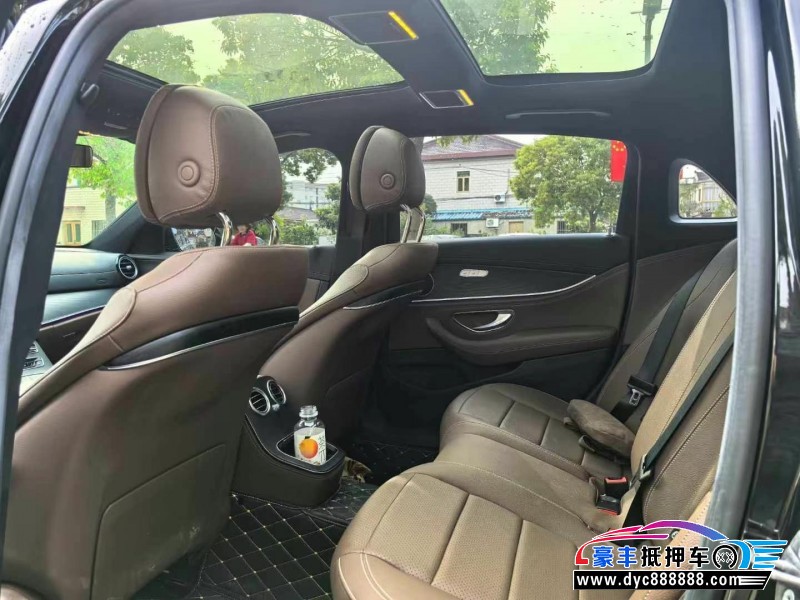 22年奔驰E轿车抵押车出售