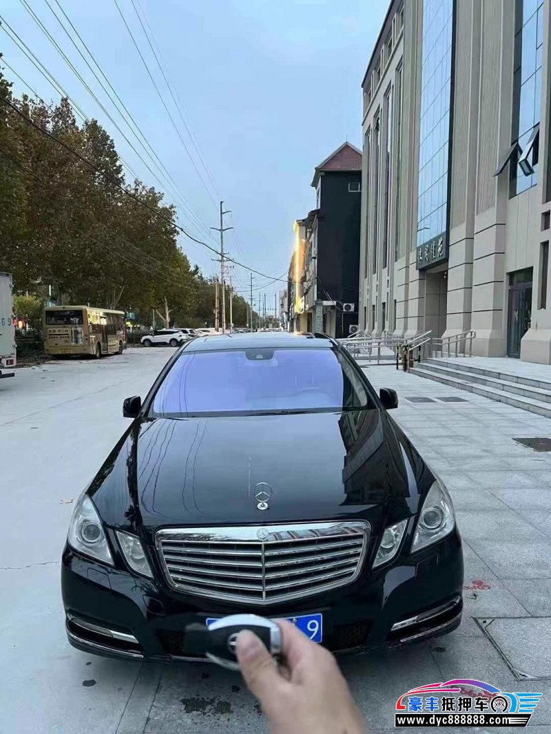 12年奔驰V轿车抵押车出售