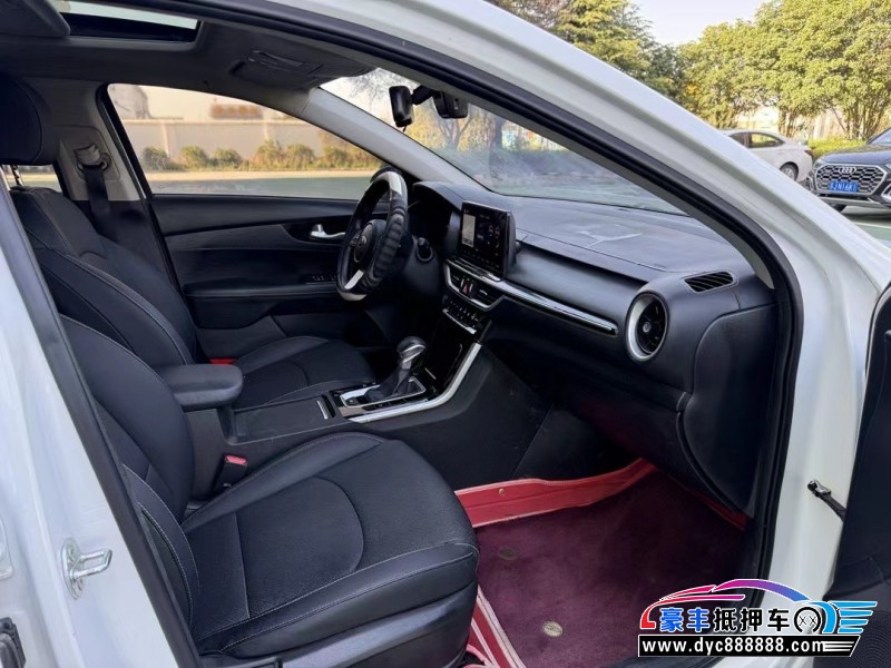 20年起亚K3轿车抵押车出售