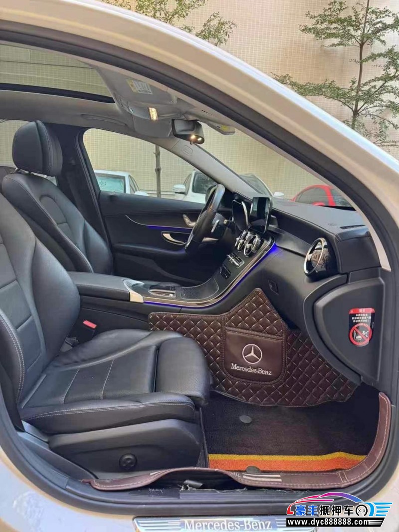 21年奔驰C轿车抵押车出售