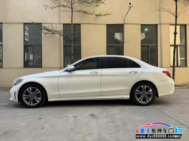 21年奔驰C轿车抵押车出售