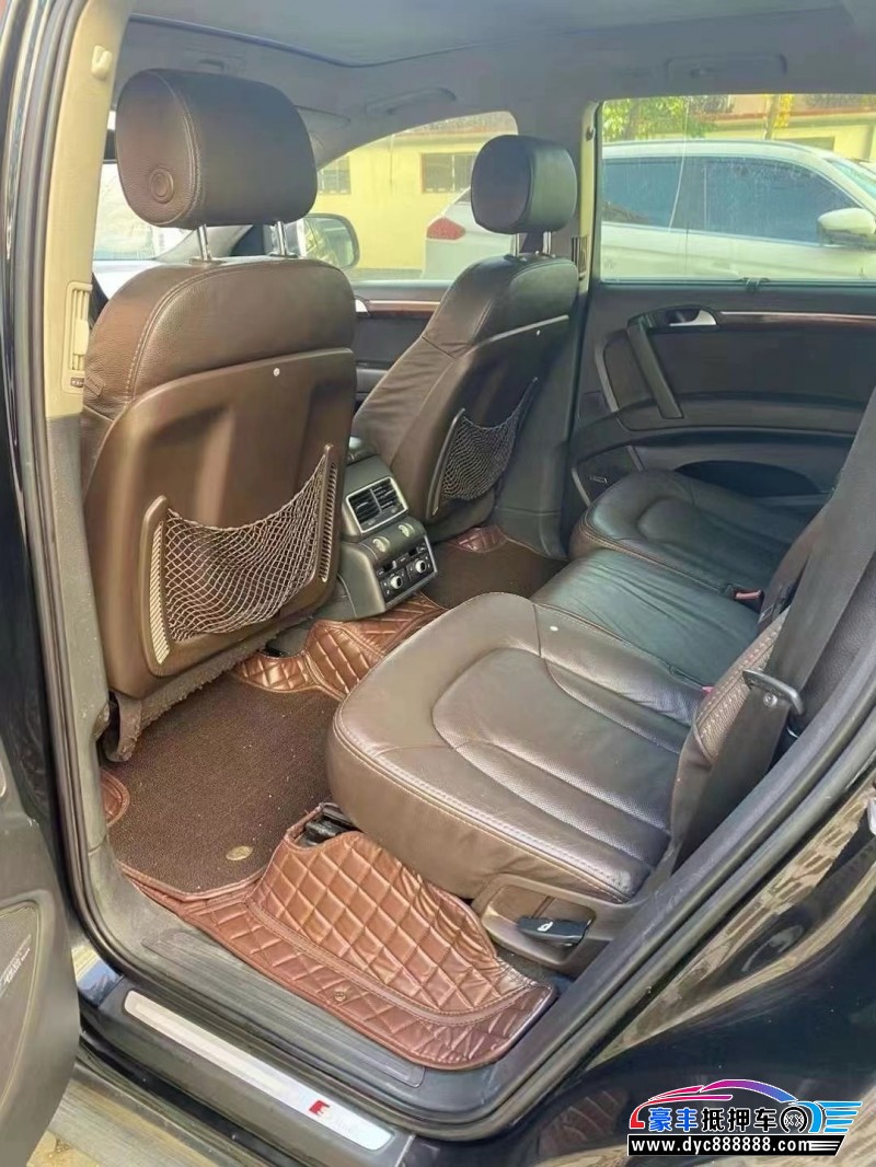 13年奥迪Q7轿车抵押车出售