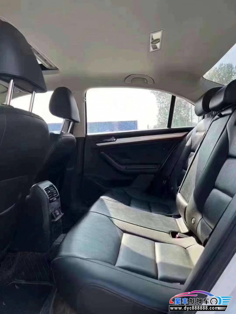 16年大众速腾轿车抵押车出售