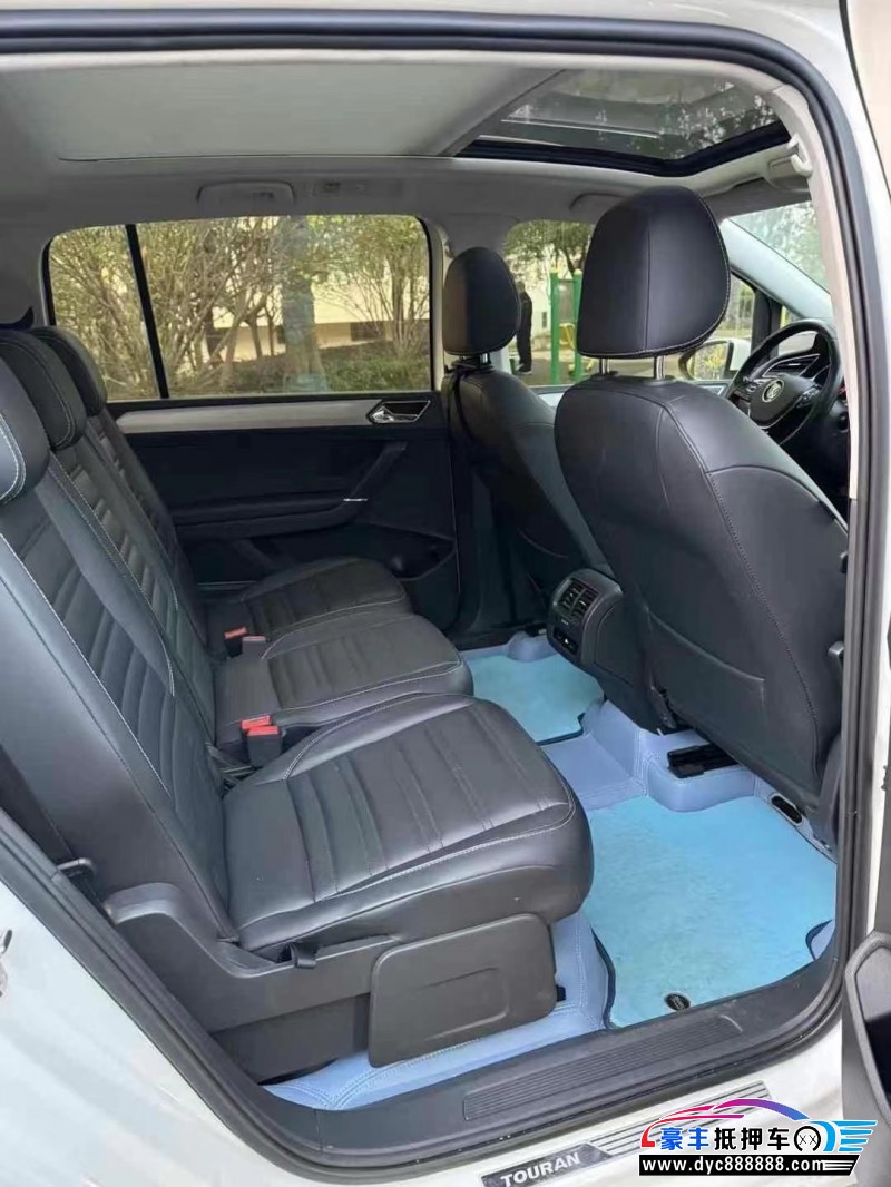 18年大众途安轿车抵押车出售