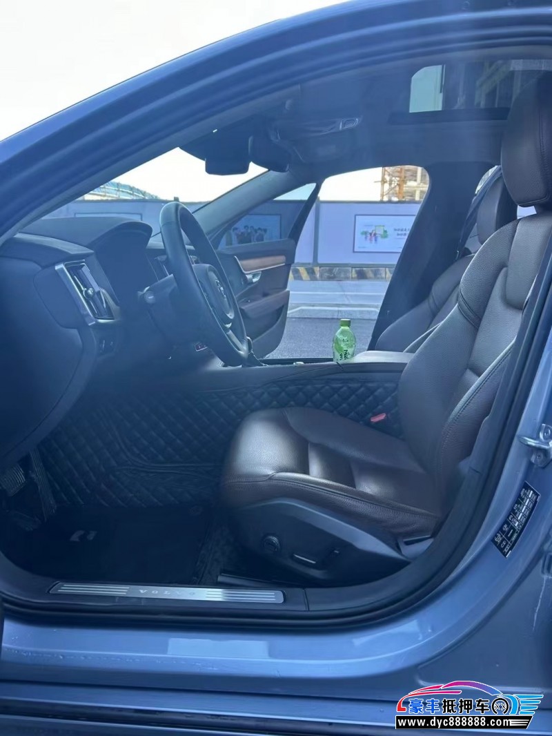 20年沃尔沃S90轿车抵押车出售