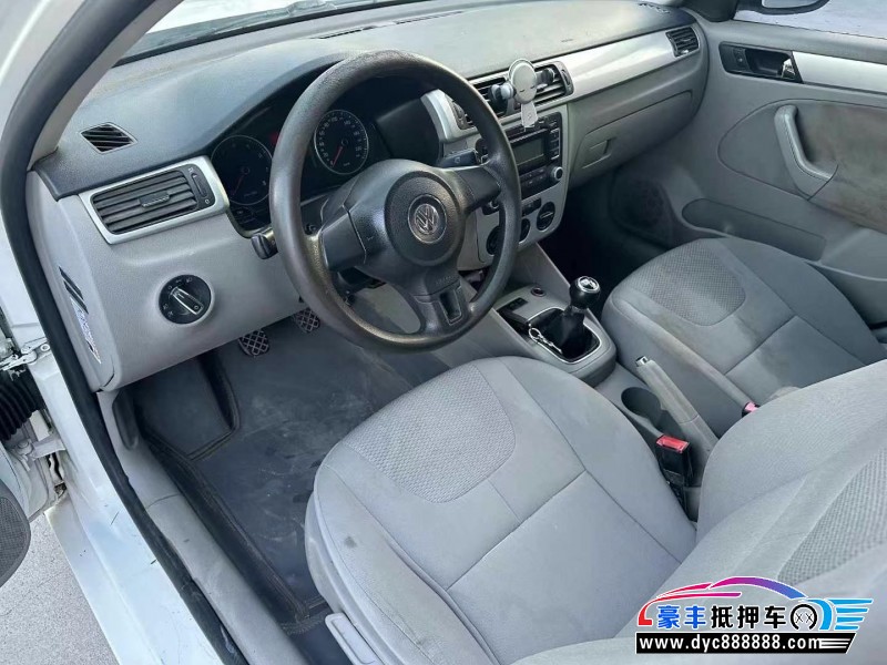 11年大众宝来轿车抵押车出售