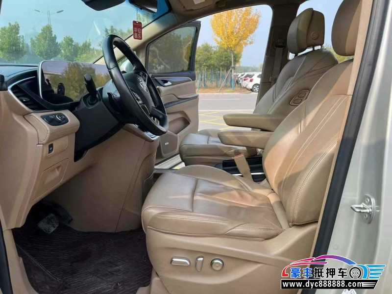 20年别克GL8轿车抵押车出售