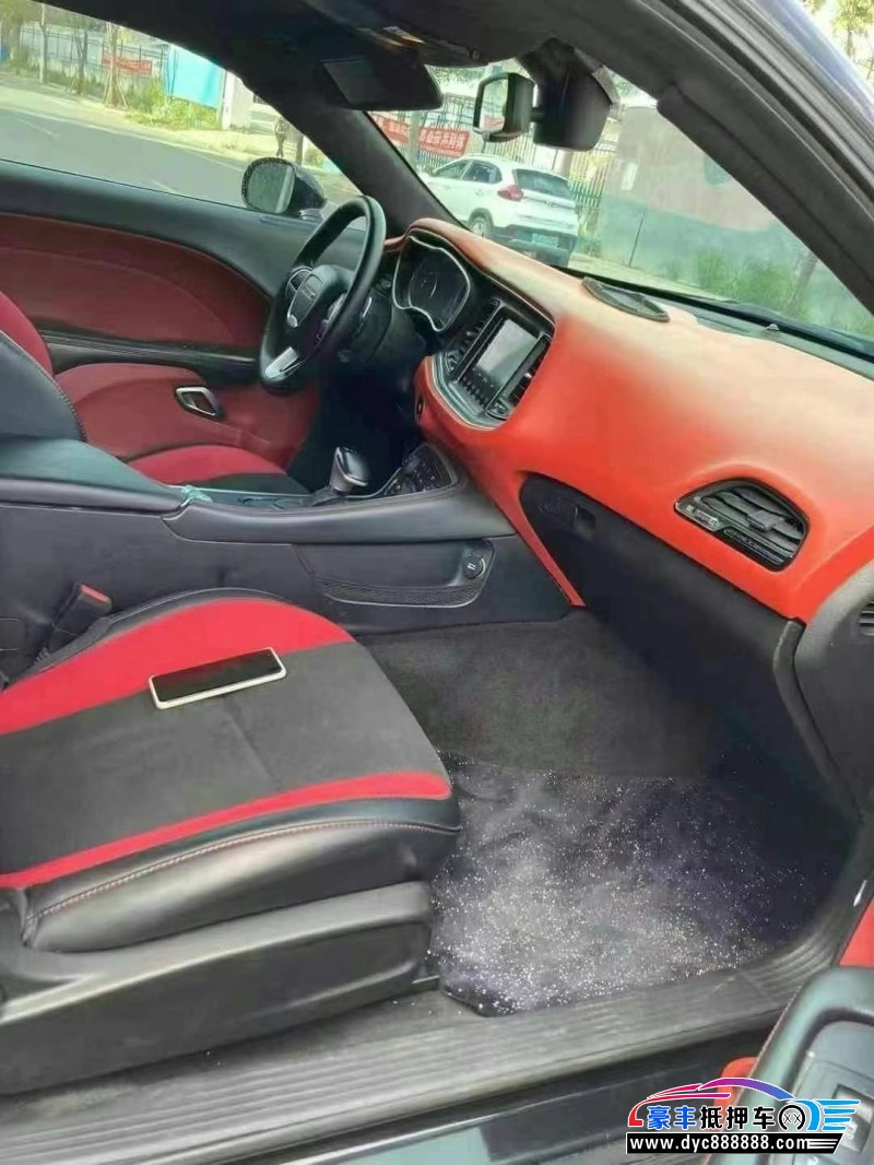 19年道奇挑战者轿车抵押车出售