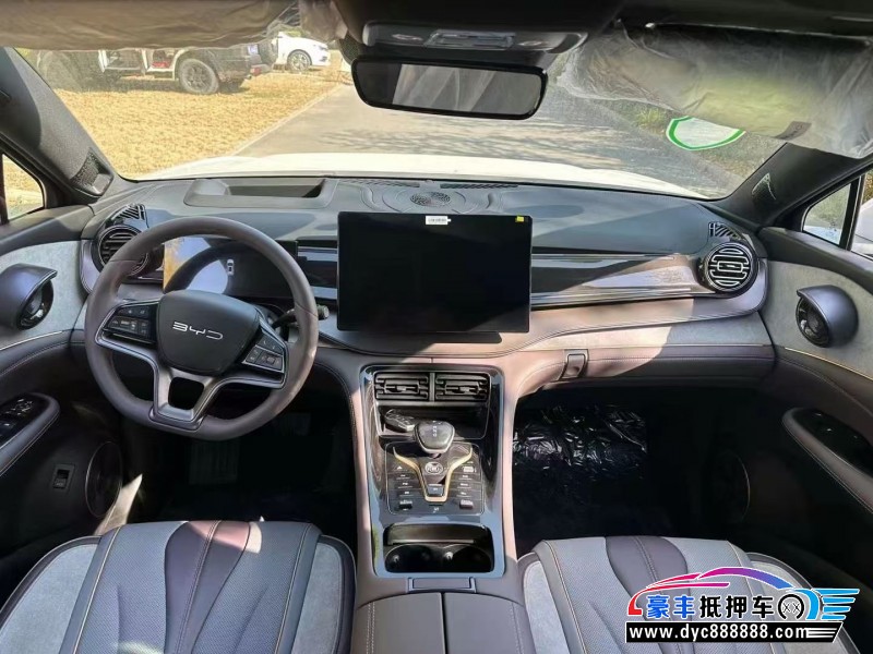 24年比亚迪护卫舰轿车抵押车出售