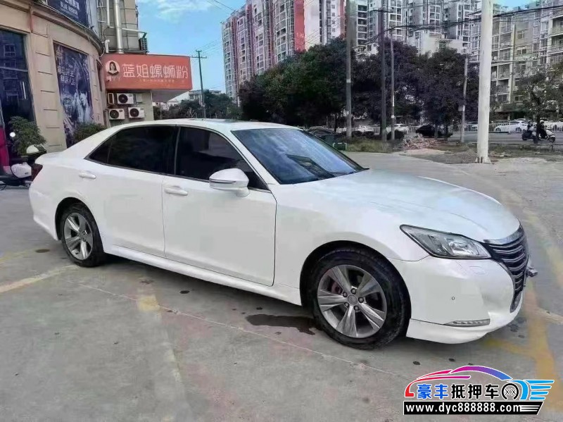 16年丰田皇冠轿车抵押车出售