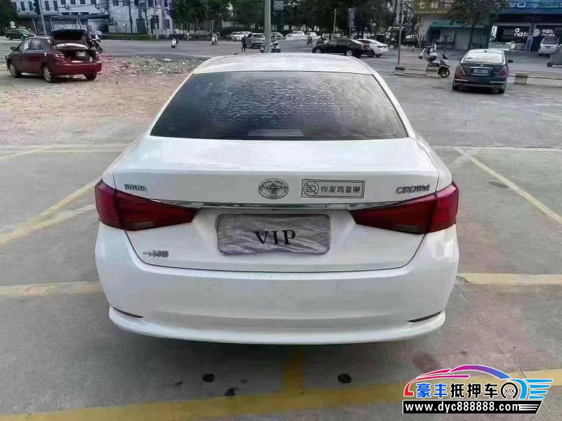 16年丰田皇冠轿车抵押车出售